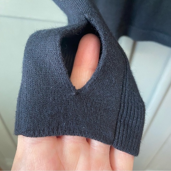 Lululemon Bring it Backbend Sweater Size 4 / 6 Black Open Back Thumb Holes - Picture 2 of 6